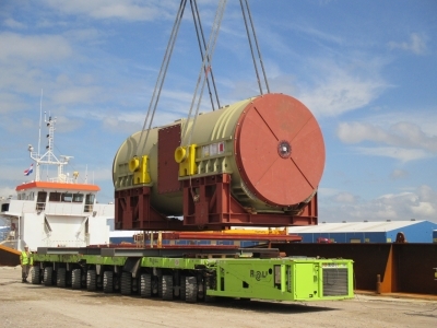 Heavy lift operations projectlading bij Verbrugge Terminals